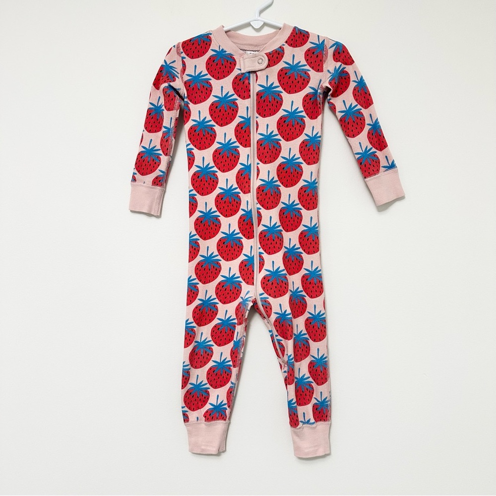 Hanna Andersson Toddler Zip Sleeper In Organic Cotton Super Strawberries Print 2